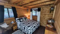 Luxury Log Cabin 10 acres, central to Grand Canyon, Sedona, Flagstaff, Williams