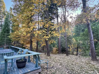 Let our place be the basecamp for your exploration at Yosemite! 네바다 폭포 주변 호텔