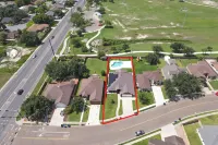 Spacious & Central Pool Home By McAuliffe Park