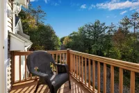 Modern Retreat with Stunning Views and Pool Just Across the Street! Sleeps 8!