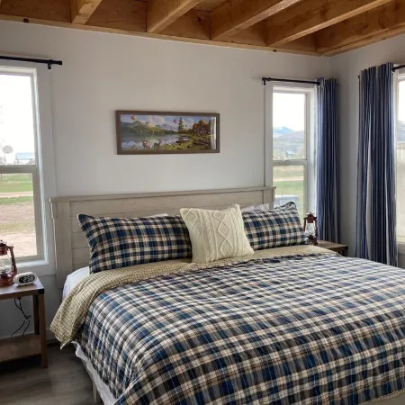 Cozy Cabin With a View of Bear Lake