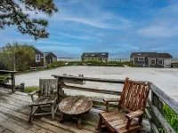 Classic Cape Cod Beach Cottage Steps to Private Beach or Stroll to Town! A/C ! Hotels in Wellfleet