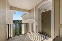 Lake View and Top floor on Disney's doorstep - Great location