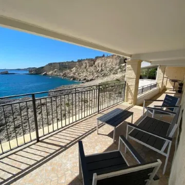 Villa sul Mare, il Mare Dalla tua Camera da Letto, 20 Scalini e ti Puoi Tuffare