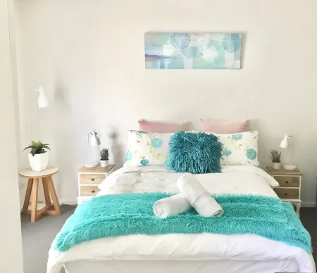 Stonez off LYGONBrunswick East ranked 6th coolest neighbourhood in the world! Отели рядом с достопримечательностью «СЕРС Коммьюнити Энвиронмент Парк»