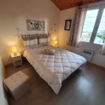 House with sea view, 20 steps from the beach