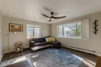 1-bed vacation home w/ King bed just 6 minutes from Empower Field at Mile High