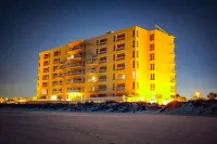 Spectacular Beach Front Views!  Free Lazy Days Beach Chairs & Umbrella Included!