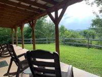 Beautiful Mountain Views with Covered Porch & Outdoor Fire Ring!