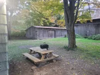 SPORTSMAN/COUPLES RETREAT. Close to Lakes, Rivers, & Beautiful Ludington