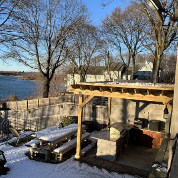 Cozy 1-bedroom apartment, water views in wonderful New Haven with WiFi, AC Отели в г. Нью-Хейвен