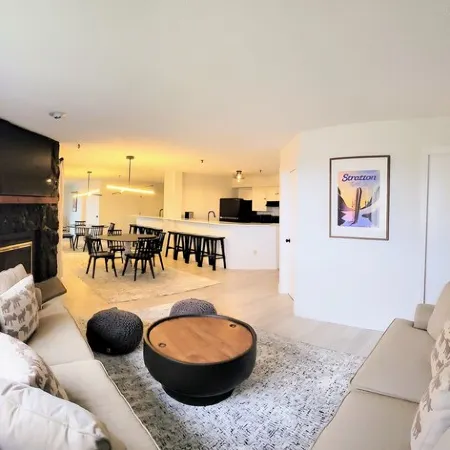 Newly Renovated 2BR - walk to lift;  walk to Stratton Village; easy parking