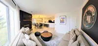 Newly Renovated 2BR - walk to lift;  walk to Stratton Village; easy parking