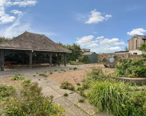 Stone's Throw from Beach and Forest, Country Walks فنادق في دوجنور ريجيز