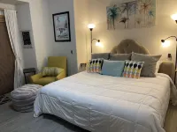 Perfectly Located Fully Remodeled Desert Casita Hotels in Bermuda Dunes