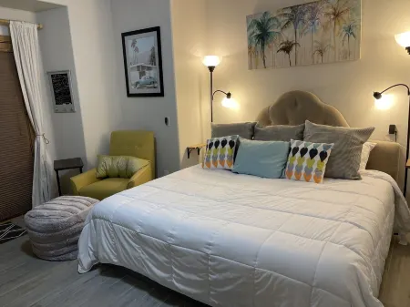 Perfectly Located Fully Remodeled Desert Casita