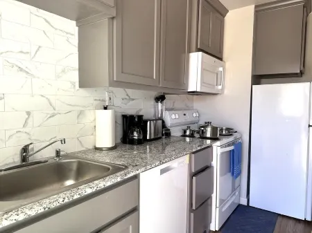 A Beautiful Storey - Quiet Condo minutes from Midland Memorial