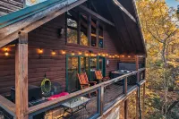 Located Directly Between Gatlinburg & Pigeon Forge -EV Chrgr🚙🪫🔌-Amazing Reviews🏅