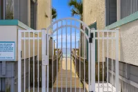 Back to School Special/Private Beach Access/Pool/ 9Min to St.Andrew/East End PCB