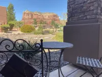 Large Sedona single family home with red rock views, walk to Bell Rock Hotels in Village of Oak Creek