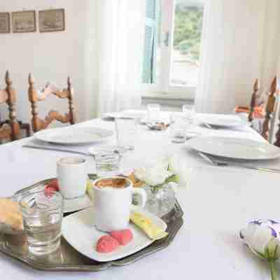 Monterosso 30 metresfrom the beach, wonderful sea view free wi- fi parking Dining/Meeting Rooms