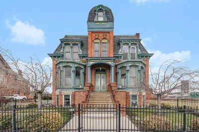 New! Brush Park Brilliance! Walk->Stadiums DT Luxe 3Br