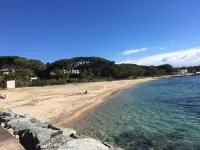 Gorgeous contemporary villa with a great view - located in front of Saint-Tropez