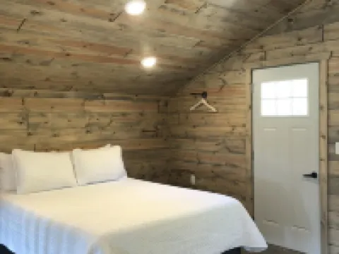 8 miles to Mount Rushmore - Sleeps 2 to 6 Hotels in Mount Rushmore UT