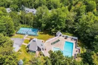 Escape to This Mountain Retreat Near Hiking Trails, Pools, and Golf Courses