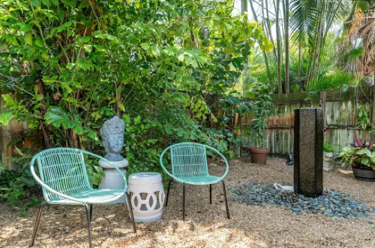 Chic Palm Beach Cove Guesthouse with Zen Garden