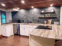[Optional Hot Tub] Farmhouse style apartment - newly renovated Hotels in Monroe