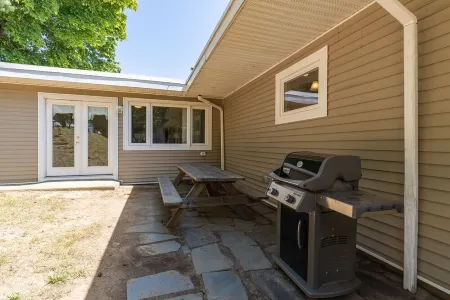 Ocean Views! Walk to the Beach!