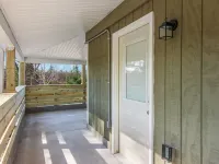 The Lake View Outside Traverse CitySleeps 4, Sleeping Bear Dunes short drive Hotels in Interlochen