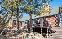 Majestic views! 4 bedroom, 4.5 bath home close to town