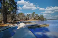 NEW Spacious Lake Oconee Townhome! Stunning views & 100's feet of waterfront!