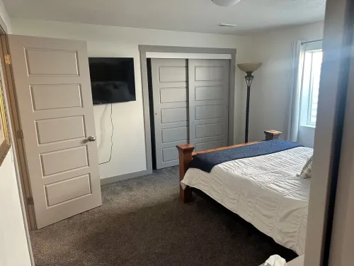 Charming 2-bedroom basement apartment with WiFi, AC in lovely Stansbury Park