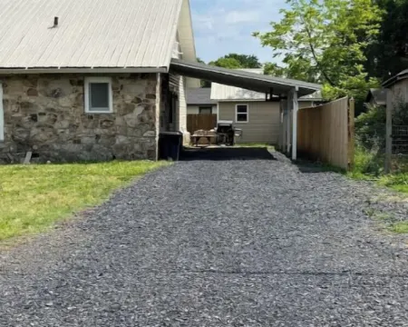 Spring Stone House Escape- Sleeps 10 Hotels in Mena