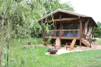 The Carson at Ridgeview. Asheville rental! Luxury Glamping! 마그놀리아 공원 주변 호텔