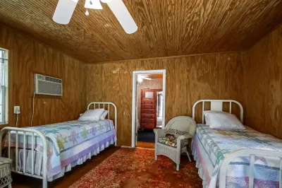 Cozy Cottage with Guest House, Gazebo and Deck Hotels in der Nähe von Abita Creek Flatwoods Preserve