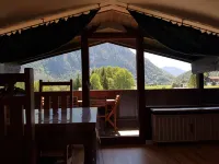 Cozy attic apartment in Inzell, great location, super mountain view, 75 sqm Các khách sạn ở Inzell