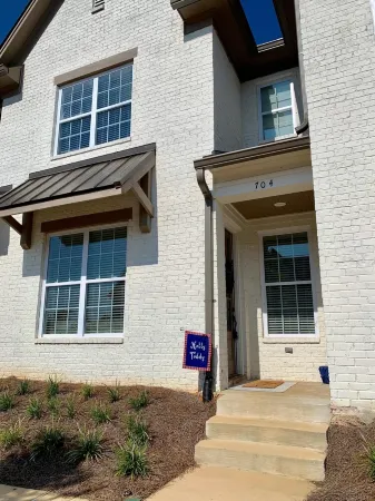 New, clean, and spacious 3 br/3 .5 ba Oxford condo!