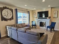 6 Bedroom Lake house with private beach