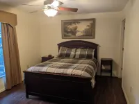 Country Retreat in North Central FL Oasis w/ Firepit, WiFi & Nearby Springs ディキシーのホテル