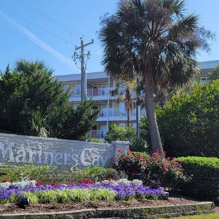Amazing Sunset Views of Folly River! Close to Folly Beach & Downtown Charleston.