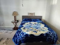 Cozy All Season Bungalow right on the Lake  wine and brewery trail.