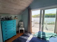 The Loft at Oakland Beach Ask About Off-season Discounts 5 min from Airport.