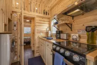☆ Luxurious Tiny House ☆ Rocky Mountain Getaway Hotels in Fairplay