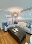 Avalon 3Br Bayside Retreat: Sleeps 7, Large Porch, Outdoor Shower & Grill