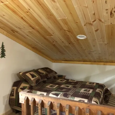 Cozy & secluded on 53 acres & driveway access to miles of ATV/snowmobile trails!
