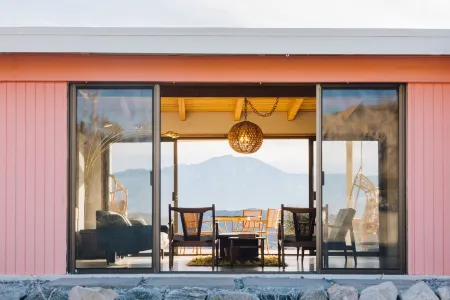The Mallow House Secluded Mid-Century Ranch with Desert Views near Joshua Tree